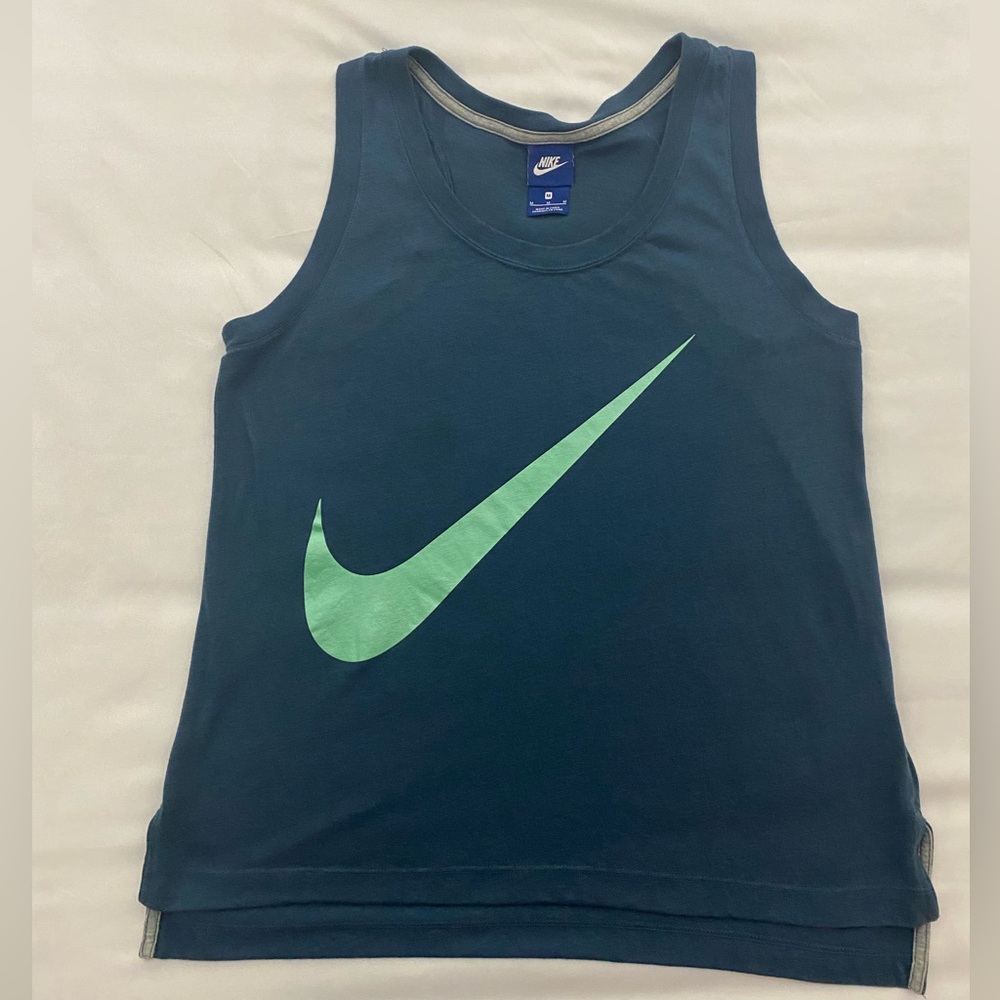 Women’s Nike Tank Top Size Medium Color Teal